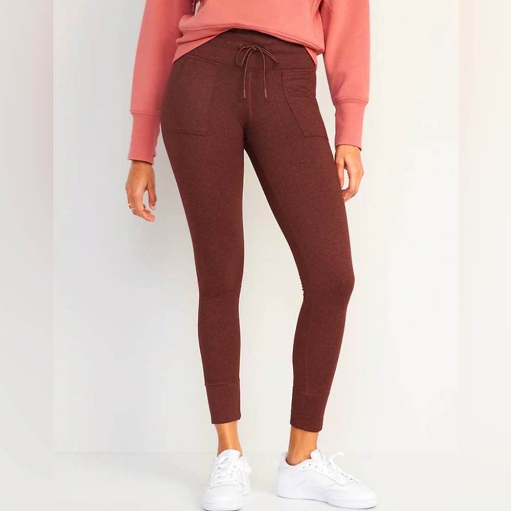 NWT! Old Navy Active High-Rise Go-Dry Leggings w/CozeCore Technology - Size: L